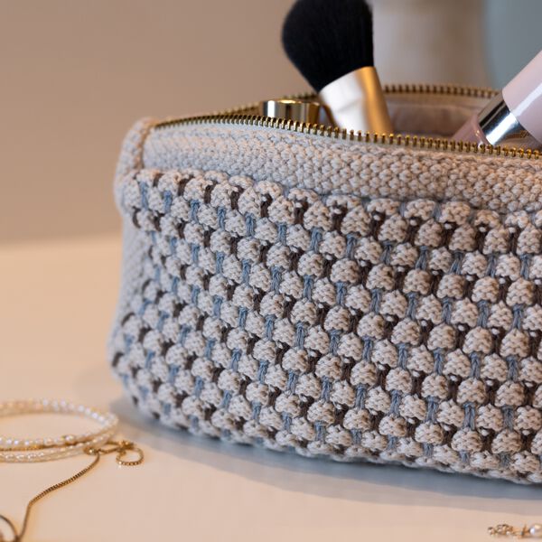 Strikket Clutch Multi, beige-blue-brown, By LOHN