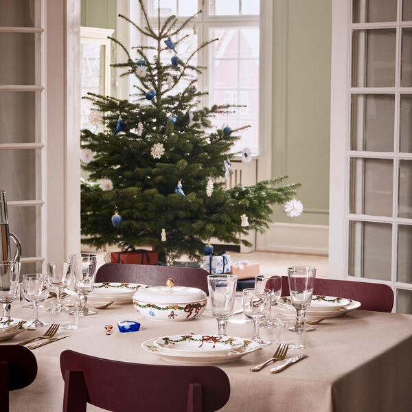 Stjerne Riflet Jul skål med låg 21 cm Stjerne Riflet Jul skål med låg 21 cm, Royal Copenhagen