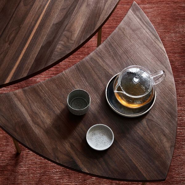 Pinwheel HM7 sidebord, olieret valnød, &Tradition