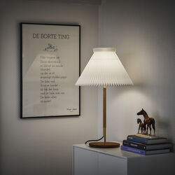 Le Klint 328 bordlampe med standardskærm, røget eg, LE KLINT