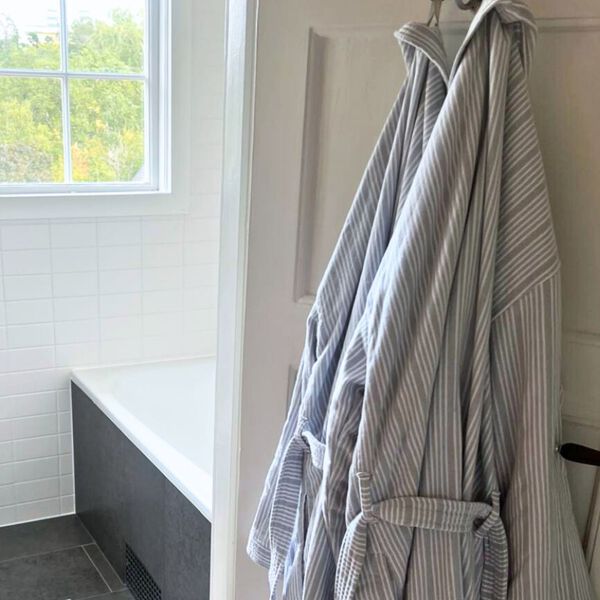 Badek&aring;be, st&oslash;vet bl&aring; striber, Home by Ilse Jacobsen