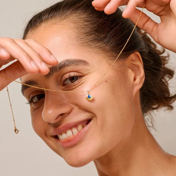 Soleil halsk&aelig;de, cornflower, ENAMEL Copenhagen