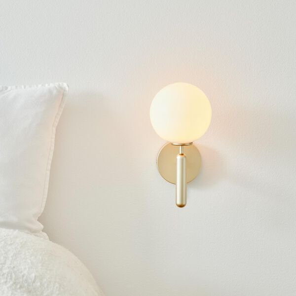 Miira Wall Lamp, brass/opal Miira Wall Lamp, brass/opal, Nuura