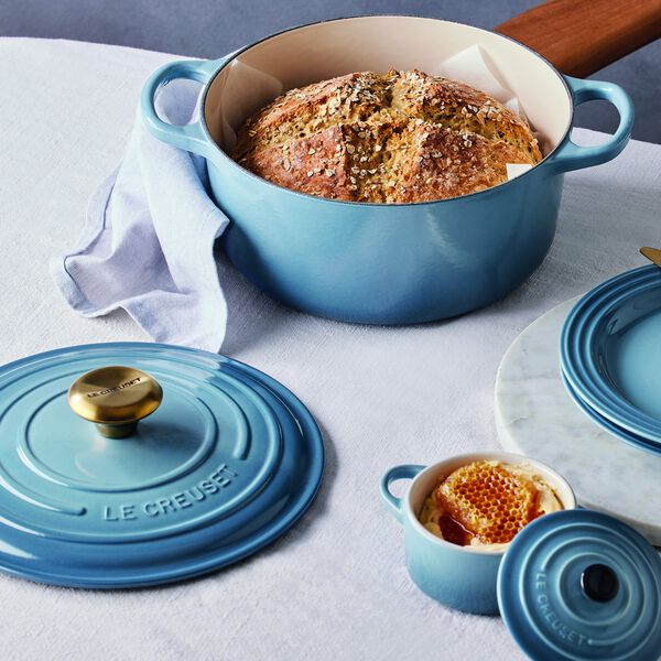 Signature rund st&oslash;bejernsgryde &Oslash; 24 cm, chambray, Le Creuset