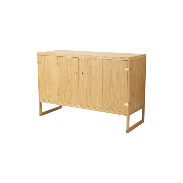 BM0057 skænk, olieret eg, Carl Hansen & Søn