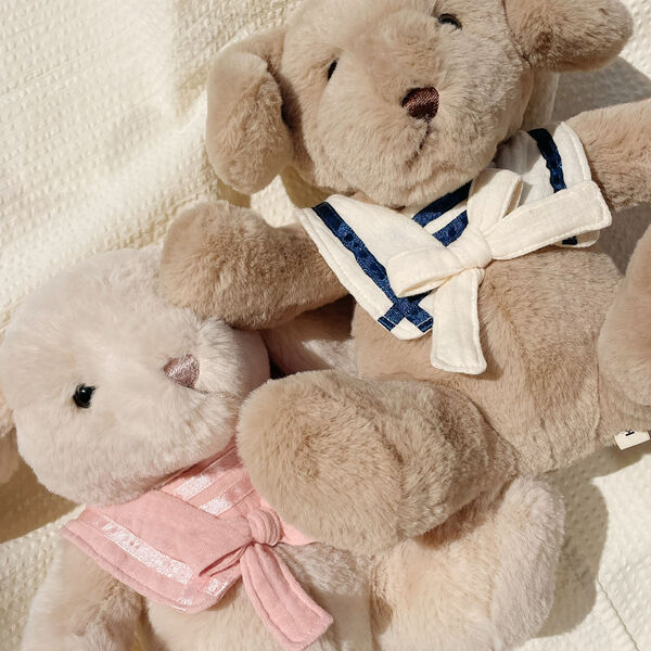 Lola Sailor Bunny, Konges Sløjd