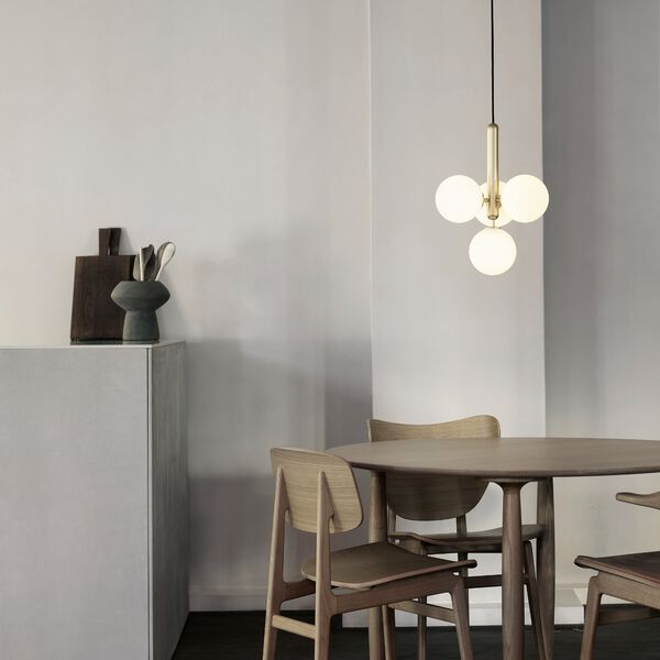 Miira 4 Pendant, brass/opal white, Nuura