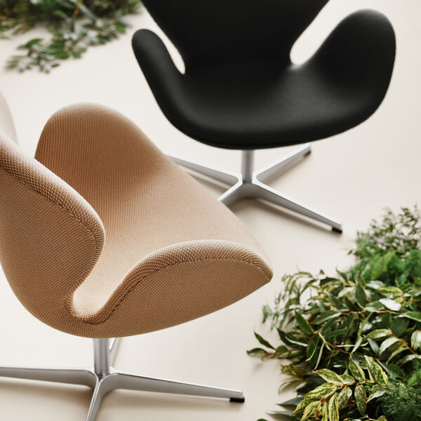 Svanen™ 3320 loungestol, sand/peach 0238 Svanen™ 3320 loungestol, sand/peach 0238, Fritz Hansen