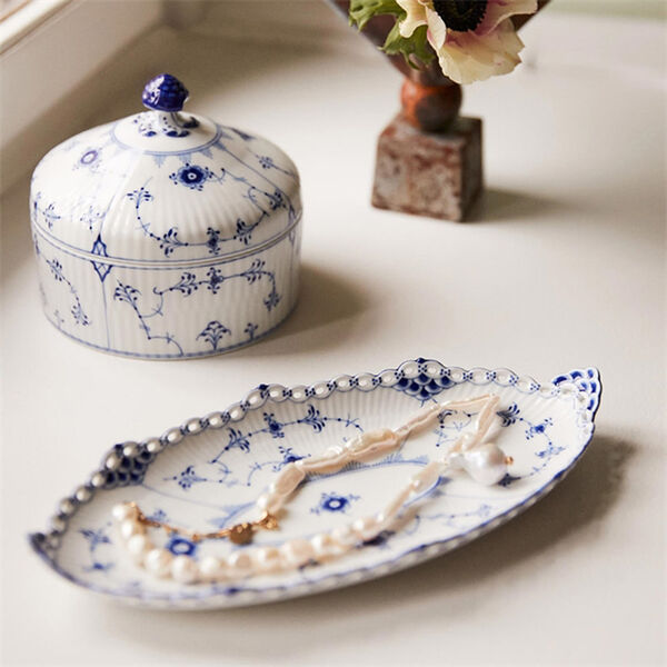 Musselmalet Helblonde asiet, Royal Copenhagen