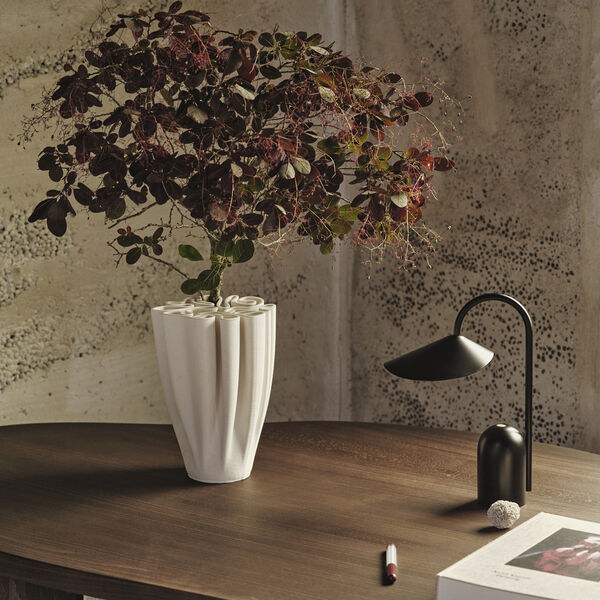 Arum Portable Lampe, black, Ferm Living