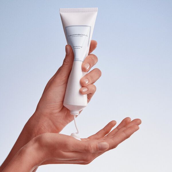 Cleansing Cream, Tromborg