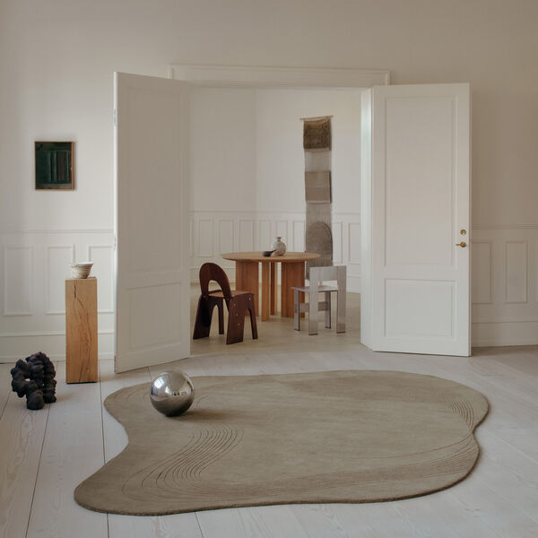 Fluid Arc gulvt&aelig;ppe,  olive, Linie Design