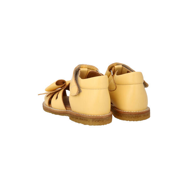 Sandal med sl&oslash;fje og lukket t&aring;, mellow yellow, ANGULUS