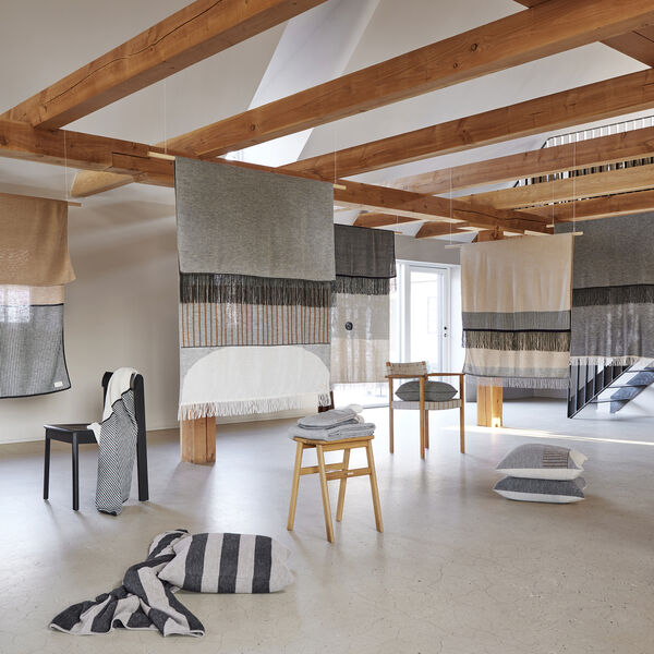 Aymara Throw, moulinex Aymara Throw, moulinex, Form & Refine