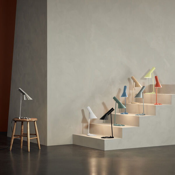 AJ bordlampe, warm grey, Louis Poulsen