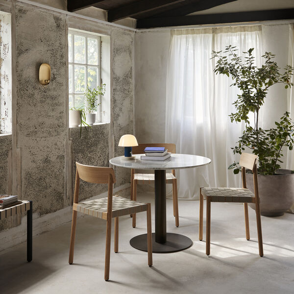 Betty TK1 spisebordsstol, oak/linen, &Tradition