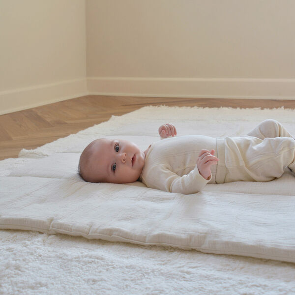 Calm leget&aelig;ppe, light stone, We Are Bitte