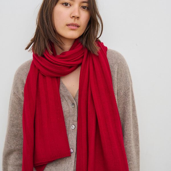 Hannah Scarf, cherry red, CARE BY ME