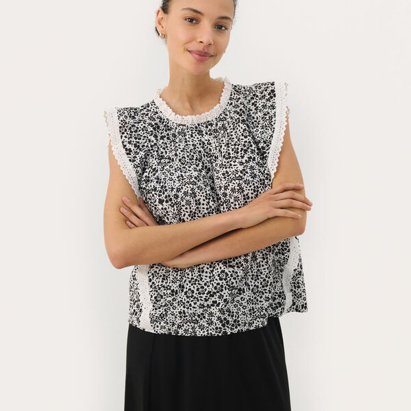 TheanaPW Top, black mini flower, Part Two