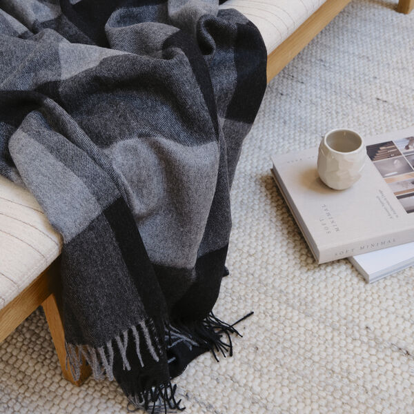 Caracas plaid, 00500 black, Silkeborg Uldspinderi