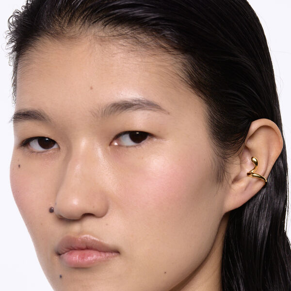 Coil Whirl Ear Cuff Right, guld Coil Whirl Ear Cuff Right, guld, Maria Black