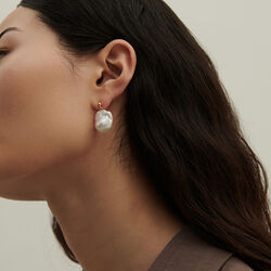 Barok Earstick, Sorelle