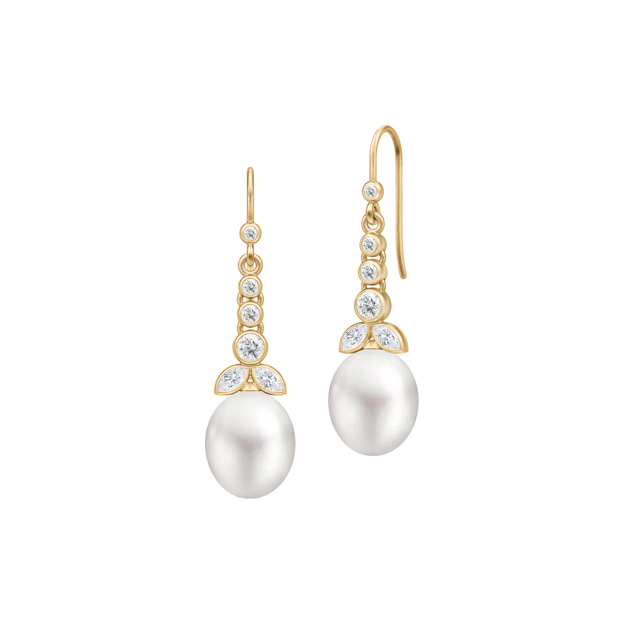 Julie Sandlau - Treasure Chandelier, gold/freshwater pearls