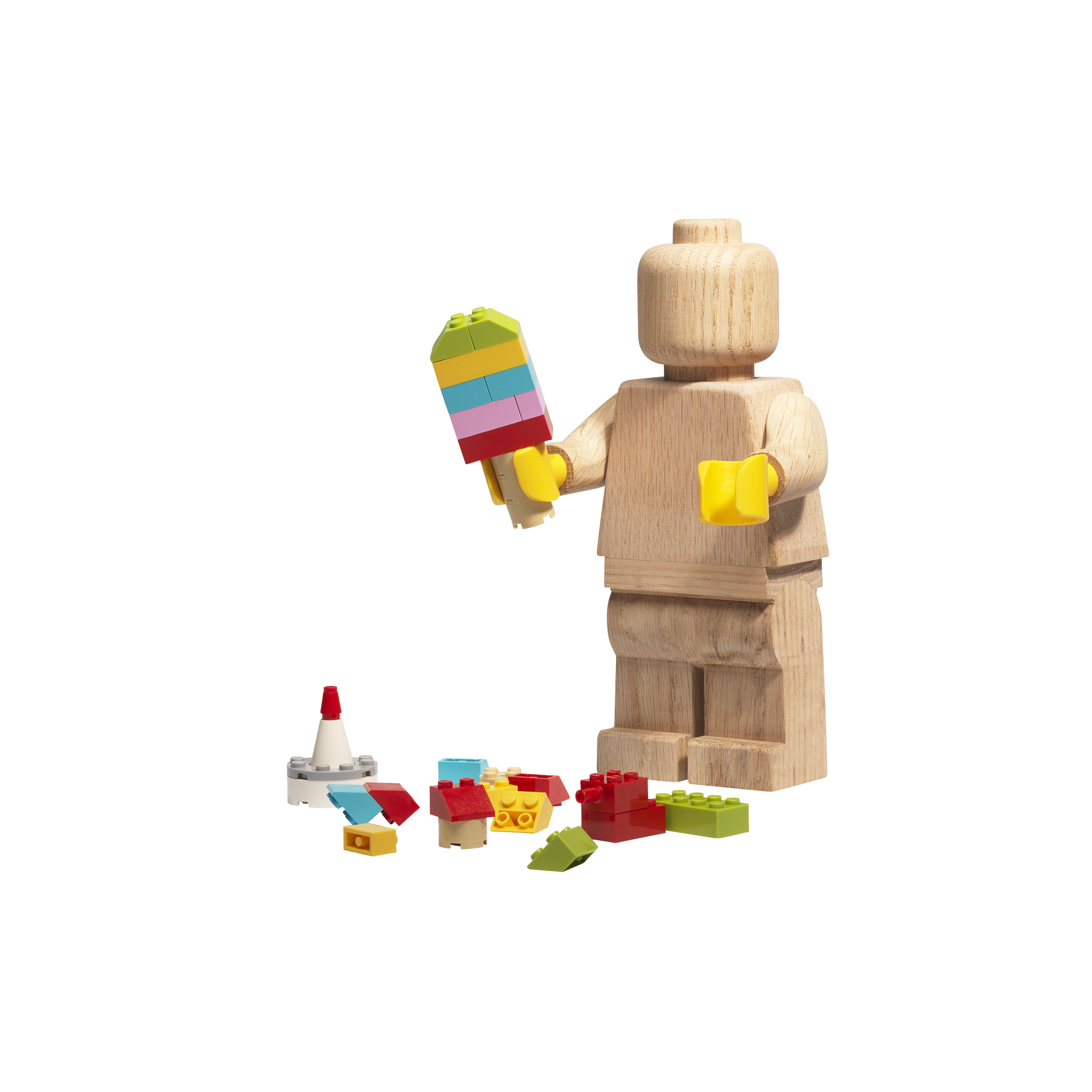 Room Copenhagen - LEGO minifigur, sæbebehandlet eg - H: 20 x B: 10,7 x D: 6,4 cm.